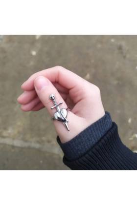 Vintage Gotik Moda Kuru Kafa Hançerli Kalp Yüzük - Takı ve Hediye İçin Mükemmel Seçim