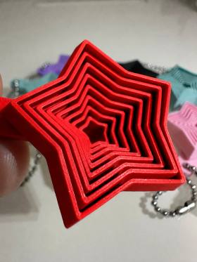 3D Baskı Yıldız Fidget Anahtarlık - Hareketli Stres Oyuncağı ve Çanta Aksesuarı-Kırmızı