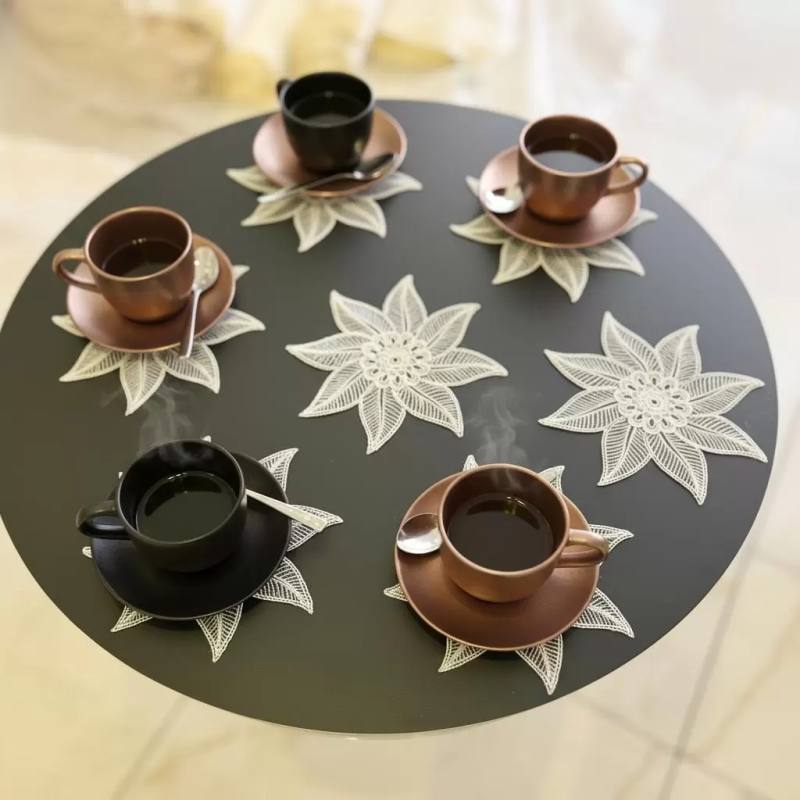 6 lı Dantel Kahve Sunumluğu 15x15 cm Asorti Desenli Dekoratif Bardak Altlığı
