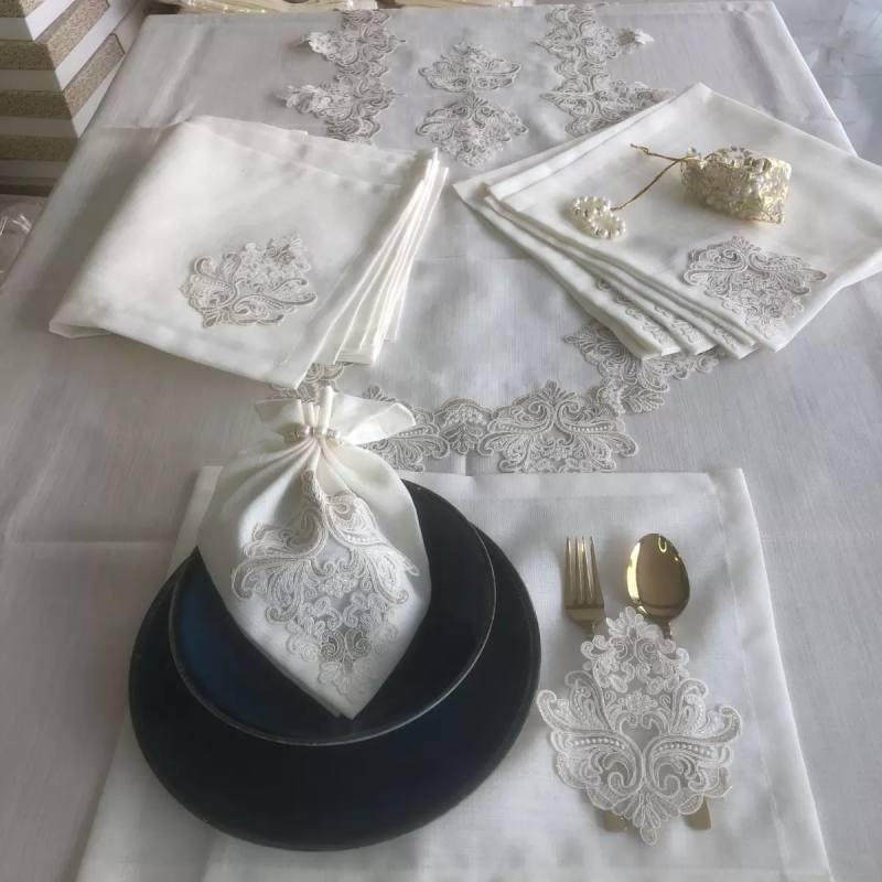 Sofra Takımı Mimoza Gardenya Keten Yemek Takımı 160x220 Masa Seti 26 Parça Runner Set Kreme Gold