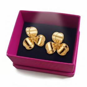 Kutulu Premium Çiçek Detaylı Gold Çelik Küpe