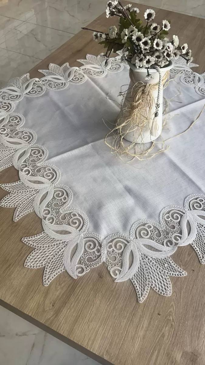 88x88 cm Kayla Kreme Gümüş Fransız Dantel Detaylı Kare Sehpa Örtüsü Zarif Model