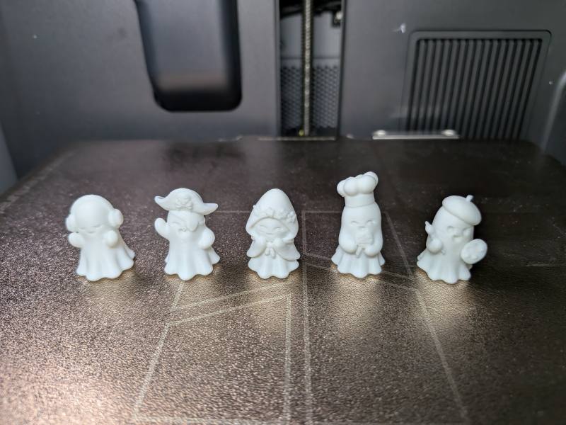 3D Baskı 5'li Sevimli Küçük Hayalet Figür Seti Cadılar Bayramı Masa Süsü