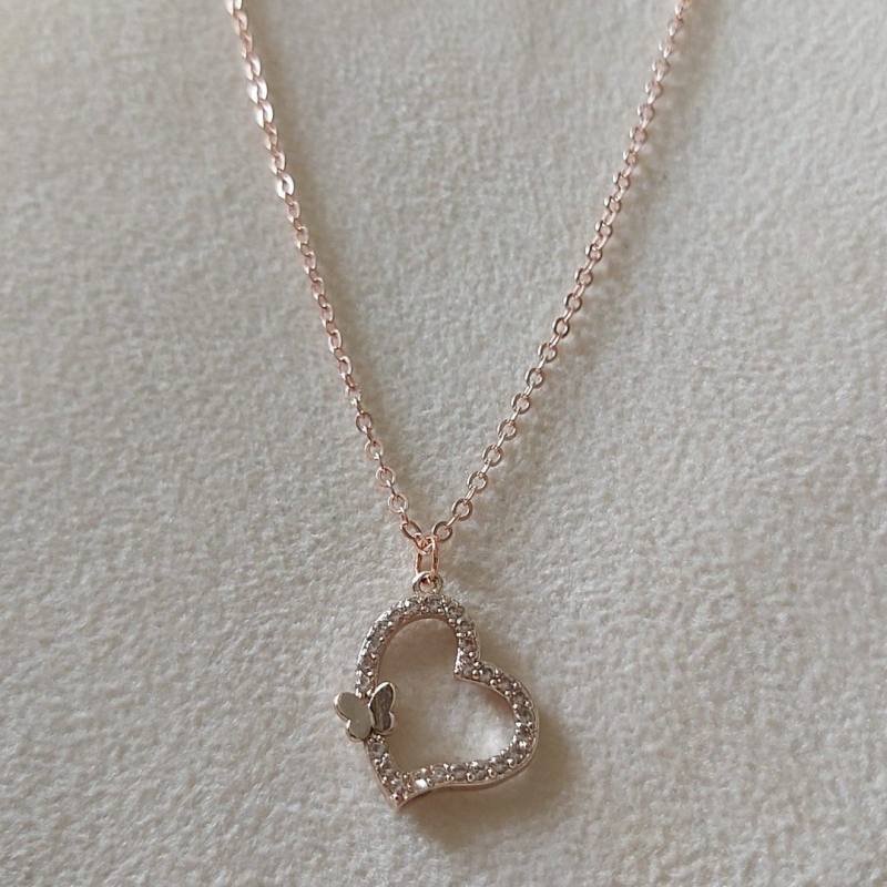 Kelebek Detaylı Kalp Kolye - Zirkon Taşlı Kararmaz Rose Kaplama