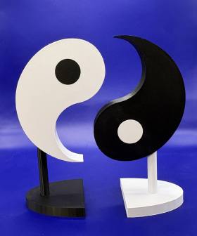 3D Baskı Yin Yang Dekoratif Obje Denge Temalı İki Parçalı Masa ve Raf Süsü